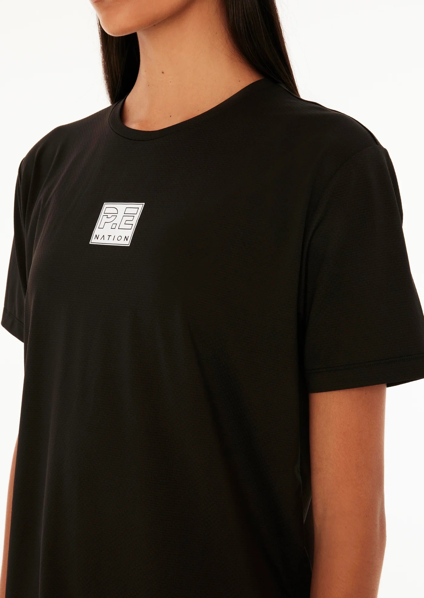 CROSSOVER AIR FORM TEE IN BLACK