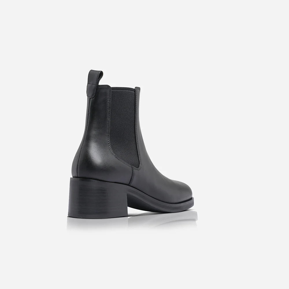 Nellie Boot