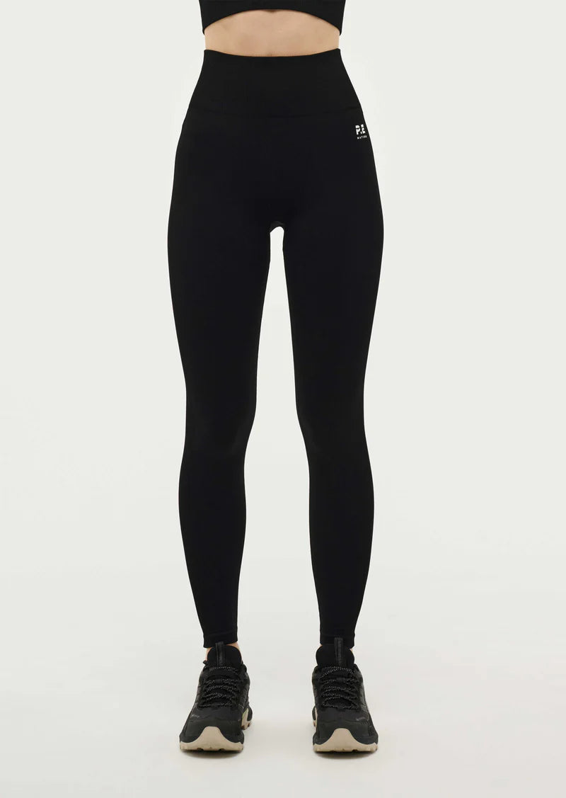 RESTORE SEAMLESS LEGGING IN BLACK