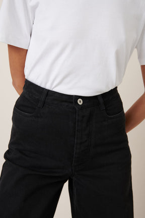 HIGH PUDDLE JEANS